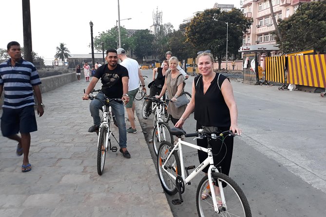 3 Hours Early Morning in South Mumbai Heritage Bicycle Tour - The group size and your guide: why it feels smoother than DIY