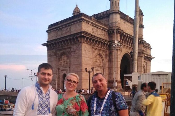 All in one Combo of City ,Slum,Dhobighat & Dabbawala tour - Getting your bearings fast: rail grandeur, the sea front, and quick icon stops