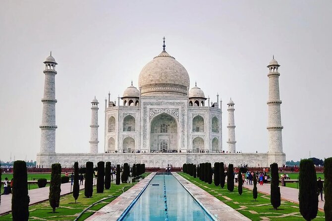 All Inclusive Taj Mahal Tour From Mumbai - Day 1 in Agra: Agra Fort first, then Mehtab Bagh at sunset