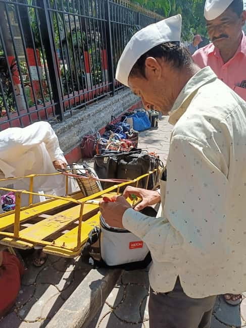 Best Combo Tour: Dabbawalas, Dhobi Ghat and Slum with Train - Price and logistics: what you really get for $32