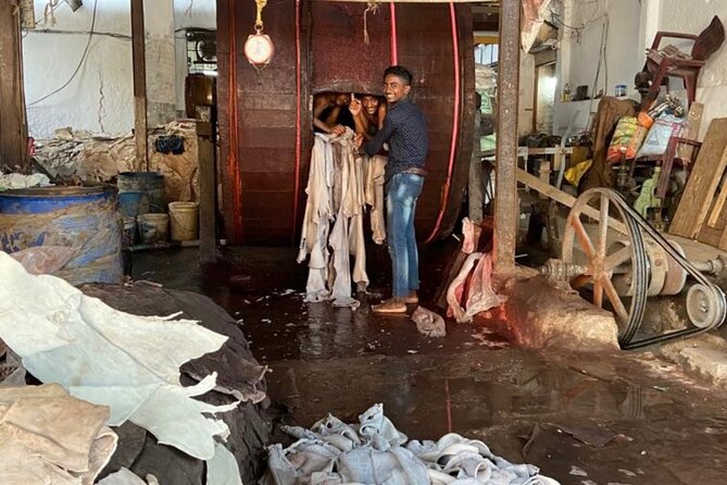 Best of Dharavi Slum with Market Tour - Markets and food smells: what you’ll notice as you walk