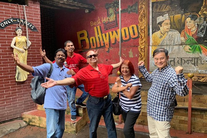 Bollywood For All Group Half Day Tour Including Transport - The one-hour live dance show: the fastest way to get the Bollywood rhythm
