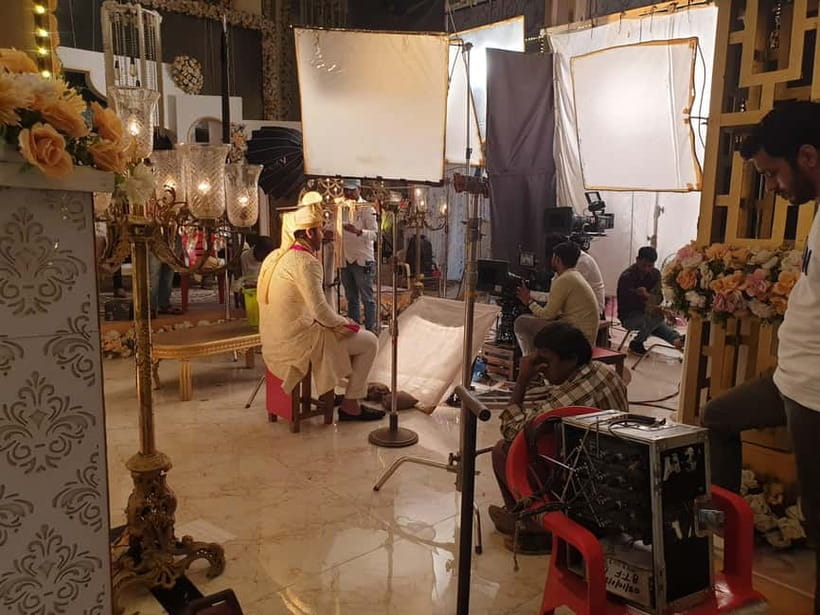 Bollywood Sightseeing and Celebrity Home Tour by Private Car - Record Your Voice in a Professional Studio