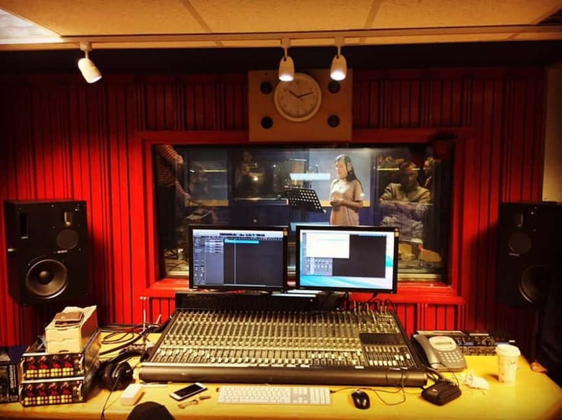 Bollywood Studio Guided Half-Day Tour - Live shooting moments: the best way to enjoy what you see