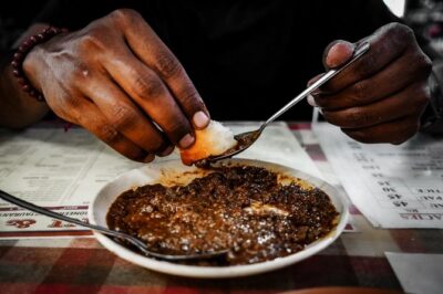 Bombay Express Mumbai Food Tour with 15+ Tastings - 10-minute commuter train ride: a snack crawl with real Mumbai motion