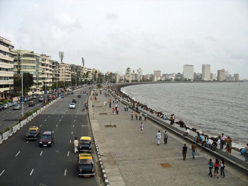 Dharavi Slum Tour & Mumbai Sightseeing - A 6-hour mash-up: Dharavi plus Mumbai’s big icons