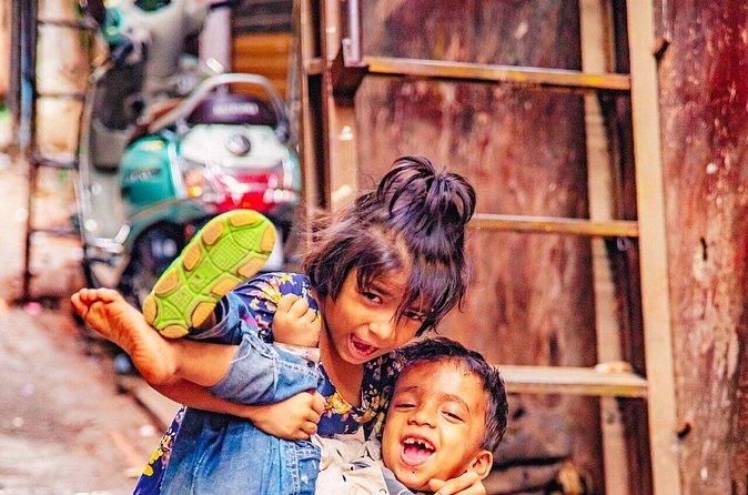 Dharavi Slum Walking Tour: Daily Life in Asia's Largest Slum - Kumbharwada potters’ colony: craft you can see with your own eyes