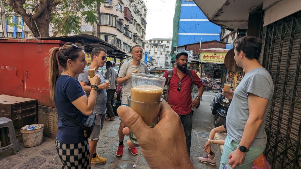 Discover Mumbai's street & beach with Vegetarian food tour - Key things you’ll notice on this Mumbai vegetarian food run