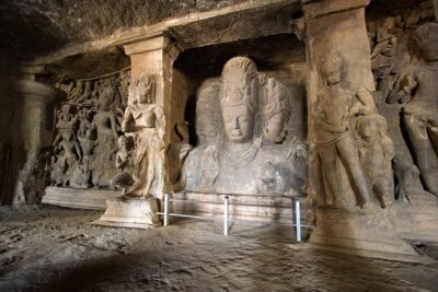 Elephanta Island Guided Tour - Elephanta Caves: where the guide earns their pay