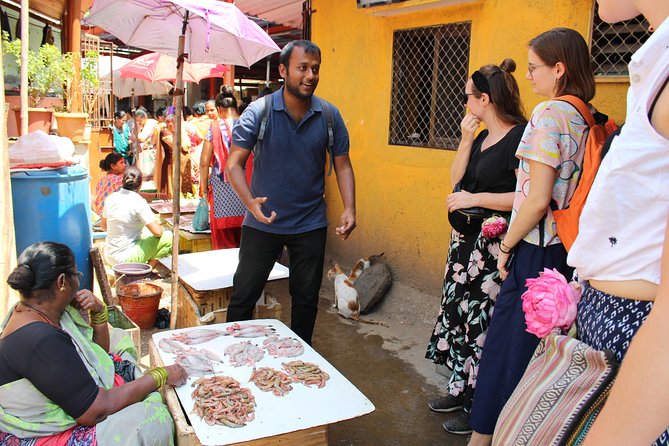 Experience the Off Beat and Alternative Tour of Mumbai! - Dadar’s Flower Market Streets: Why Religion Shows Up in the Trade