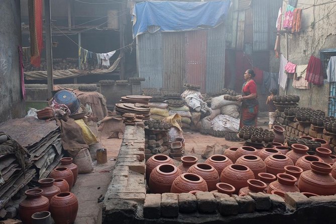 Full Day Mumbai Sightseeing Tour with Dharavi Slum - Gateway of India to Chhatrapati Shivaji Terminus: The postcard, but with context