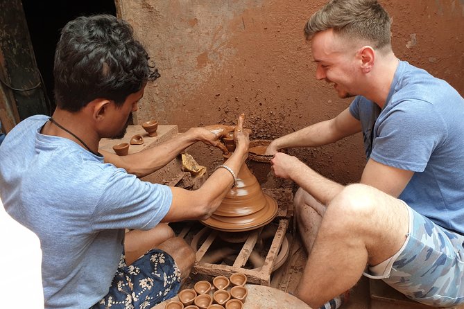 Life In Dharavi: A Guided Tour Of Dharavi Slum - Guides who bring it personal: Bharti and Divya