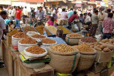 Magical Markets Tour in Mumbai with a local - Stop 1: Shree Swaminarayan Mandir (Vadtal Gadi) and Bhuleshwar Beginnings