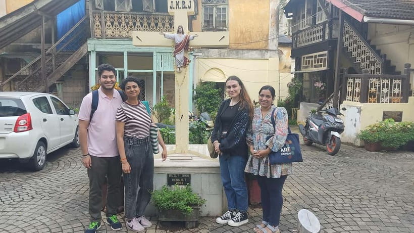 Mumbai: 2-Hour Guided Bandra Walking Tour - Meeting Your Guide: The Storytelling That Gets You Thinking