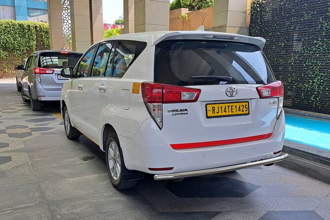 Mumbai Airport to Mumbai Hotels : Private Transfers - The Ride: AC Comfort Through Mumbai Traffic