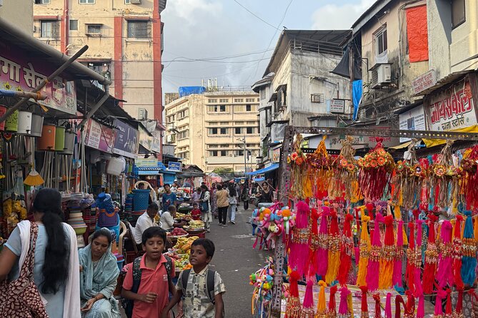 Mumbai City Highlights Tour-Private with AC car &Guide - Getting Around in an AC Car With a Guide You Can Ask Questions