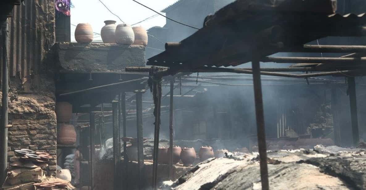 Mumbai: Dharavi Slum 2-Hour Walking Tour - Entering Dharavi from Mahim: a smart starting point