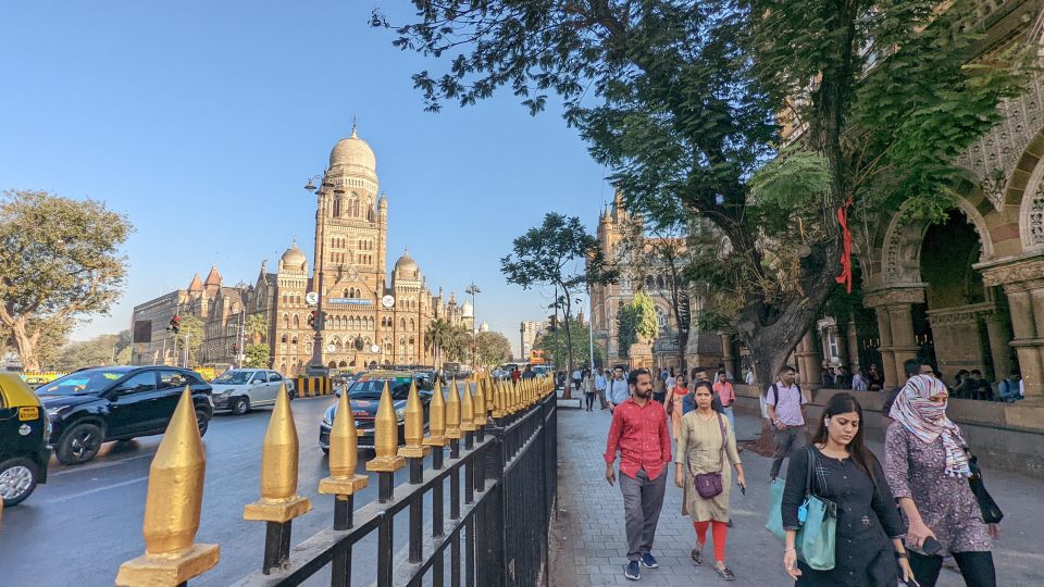 Mumbai: Dharavi Slum, DhobiGhat, and Dabbawallas Tour - The Dharavi walk: work, homes, and the stories behind the crafts