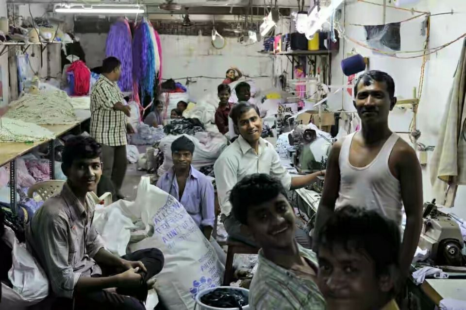 Mumbai: Dharavi Slum Slumdog Millionaire Tour with a Local - Small-scale industries: the practical parts of “how things get made”