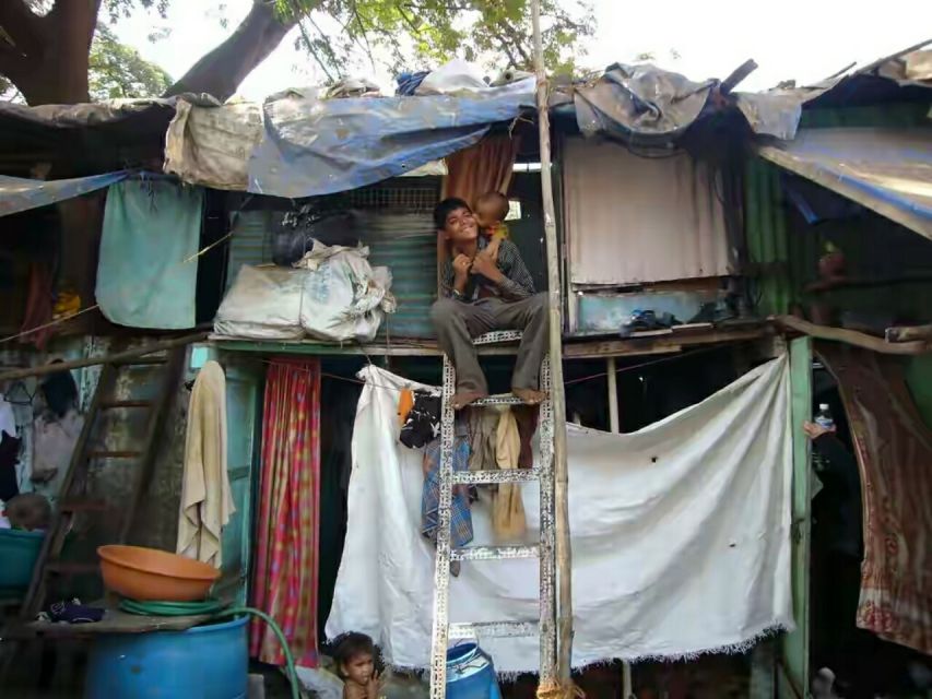 Mumbai: Dharavi Slum Slumdog Millionaire Tour with a Local - Recycling and the supply chain behind everyday consumption