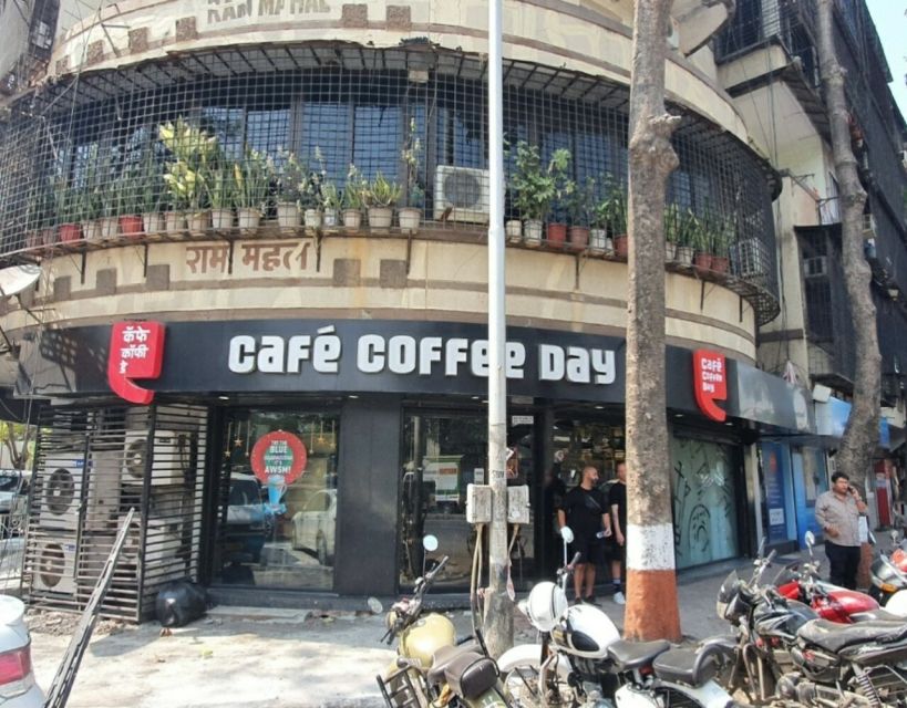 Mumbai: Dharavi Slum Slumdog Millionaire Tour with a Local - The pottery factory finish and your easiest exit plan