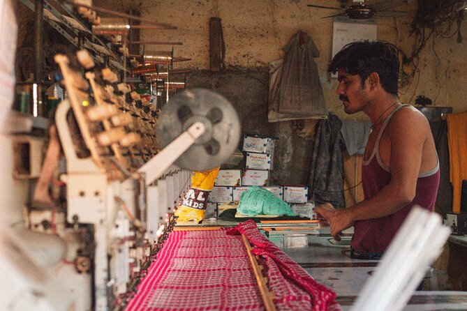 Mumbai Dharavi Slum Tour With Local English Guide - The 2-Hour Walk: What the Route Typically Feels Like