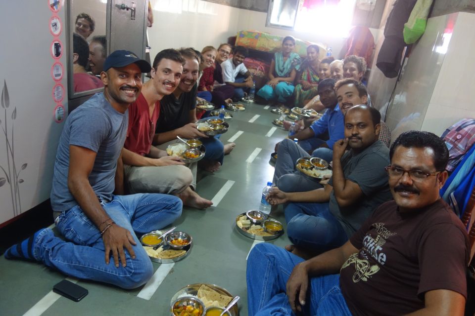 Mumbai: Dharavi Slum Walking Tour with Options - Lunch in Dharavi: what the optional home meal adds