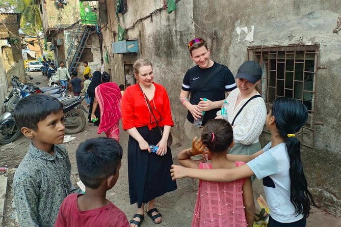 Mumbai: Dhobi Ghat Laundry & Dharavi Slum Tour with a Local - Timing, Walking, and Group Size Reality Check