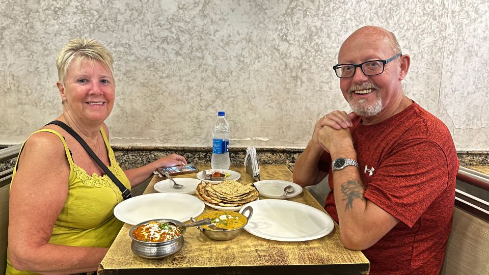 Mumbai: Evening Street Food Tasting & Cultural Market Tour - Marine Drive and the sea breeze break