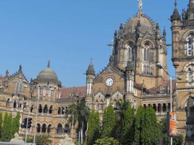 Mumbai: Exclusive Full-Day City Tour with Optional Caves - Gateway of India and the Taj Mahal Palace: the Mumbai postcard, with context