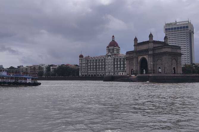 Mumbai Full-Day Sightseeing & Elephanta Caves Tour - Elephanta Caves: UNESCO temples, Hindu and Buddhist sculpture, and 3 hours