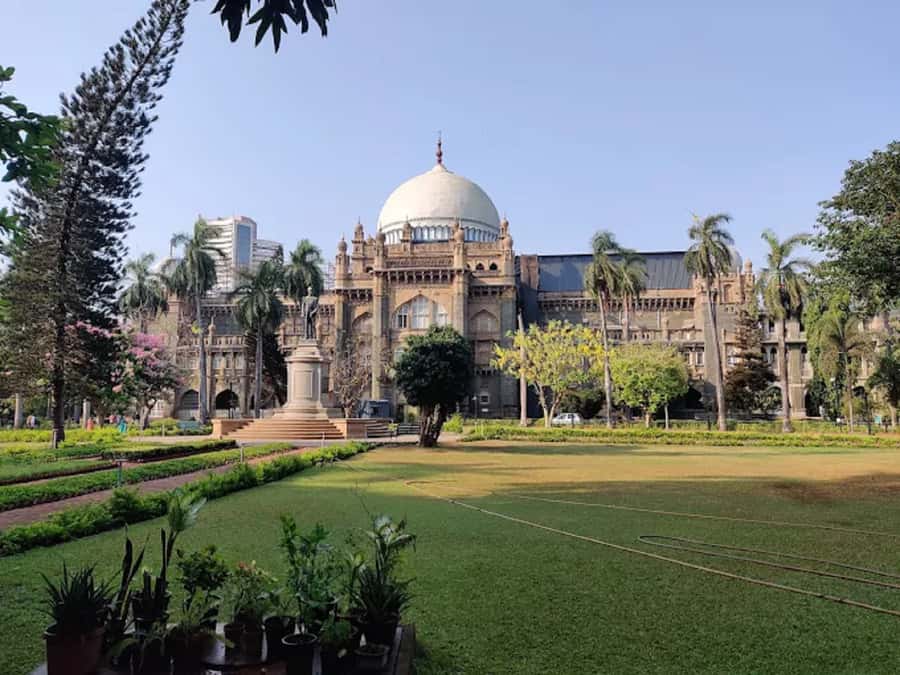 Mumbai Half-Day Guided Tour with Dhobi Ghat - Chhatrapati Shivaji Maharaj Terminus (CST): architecture you can actually read