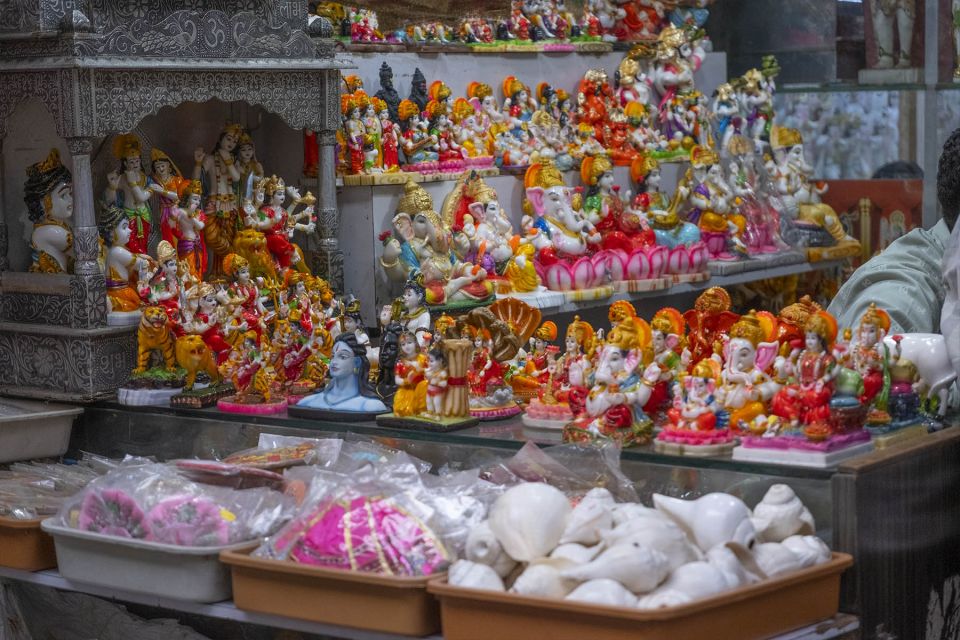 Mumbai: Local Markets & Temples Tour - A Local Restaurant Stop You Can Use as Your Plan B