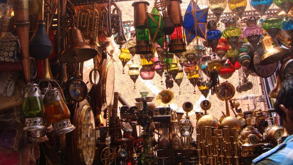 Mumbai Market Tour - Flower Market: Where Color Is the Point, Not the Bonus