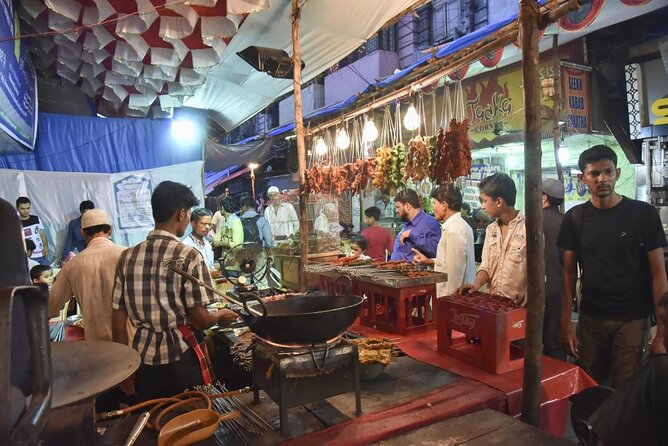 Mumbai Market Tour in Private Vehicle - Key things you’ll notice right away