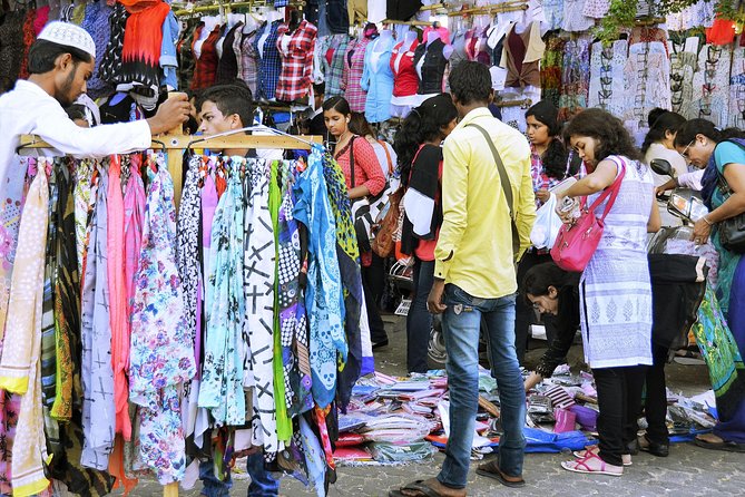 Mumbai Market Tour in Private Vehicle - The 11:00 am flow: how the timing keeps shopping enjoyable