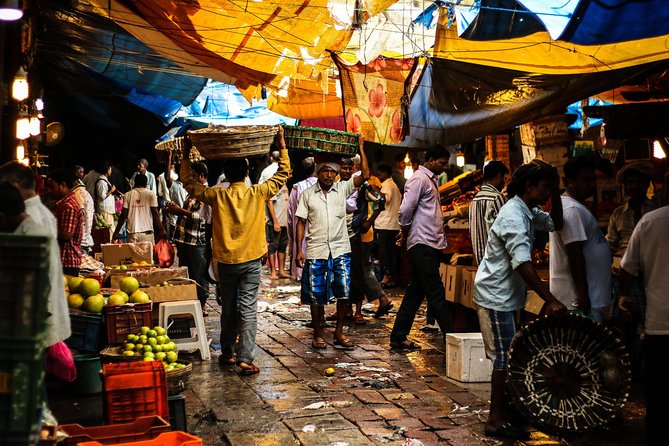 Mumbai Market Tour in Private Vehicle - Crawford Market (Mahatma Jyotiba Phule Mandai): old building, quick orientation