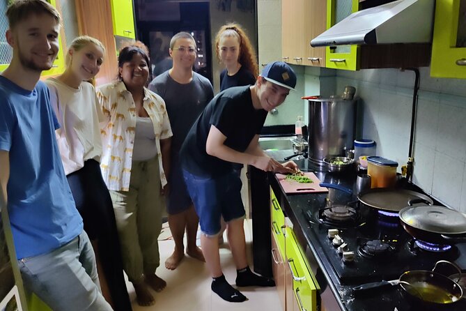 Mumbai Market Tour & Maharashtrian Cooking Class with Chef Reshma - Santacruz Market Shopping: Learning What to Buy and Why