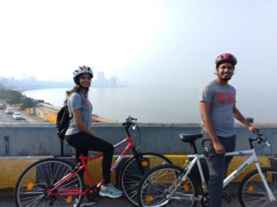 Mumbai: Morning Bicycle Tour - Meeting at Kailash Parbat and getting geared up fast
