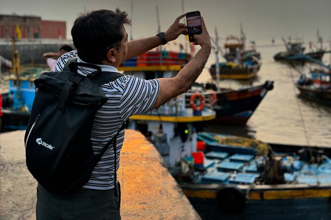Mumbai Morning Market Tour of Flowers, Fish, and More - The chai break and getting around without stress