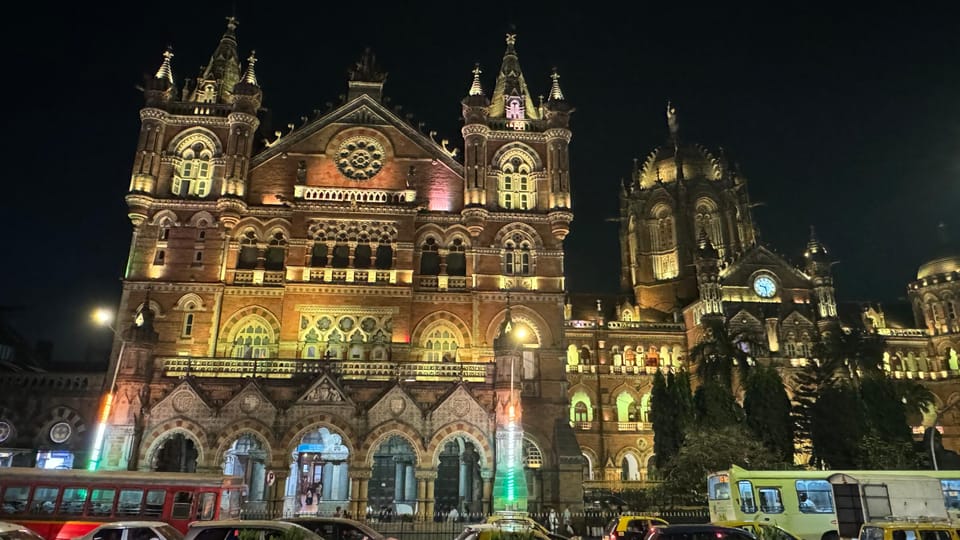 Mumbai Night Lights & Iconic Sights Tour - Malabar Hill’s night mood, Jain Temple lights, and sacred water