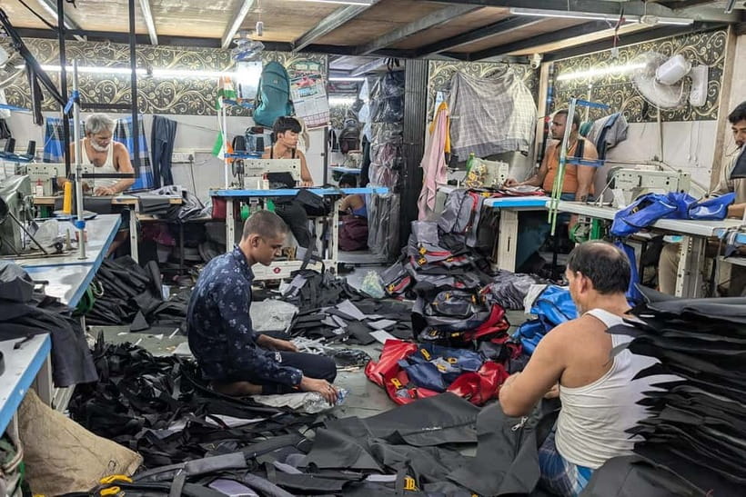 Mumbai: Private Dhobi Ghat Laundry & Slum Tour with Pickup - Where Slumdog Millionaire was filmed, and why the contrast counts