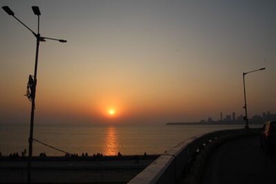 Mumbai: Private Sightseeing Tour with Top Highlights - Gateway of India and the Taj Mahal Palace photo moment