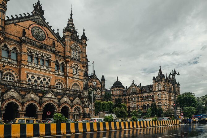 Mumbai Sightseeing Tour - University of Mumbai area and Rajabai clock Tower: where old Mumbai shows its backbone