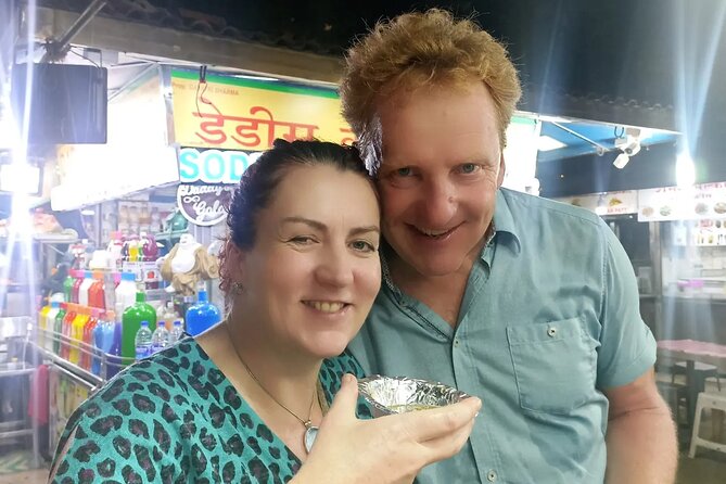 Mumbai Street Food & Bazaar Tour with Local Transport - Girgaum Chowpatty: the street-food stop where classic Mumbai shows up fast
