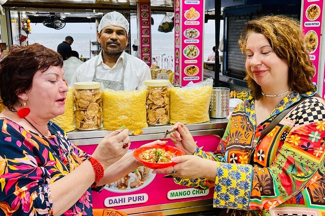 Mumbai Street Food & Beach Tour with 10+ Tastings - Juhu Beach Street Food in Two Hours: The Real Pitch