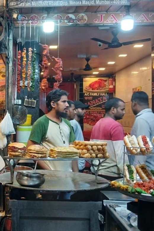 Mumbai Street Food Tour with Evening Bazaar Walk - A Jain temple stop and Minara Masjid aromas