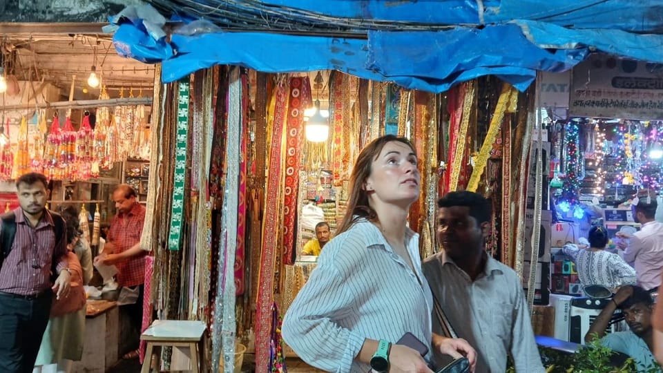 Mumbai Street Food Tour with Evening Bazaar Walk - Guides and group flow: why the experience feels organized