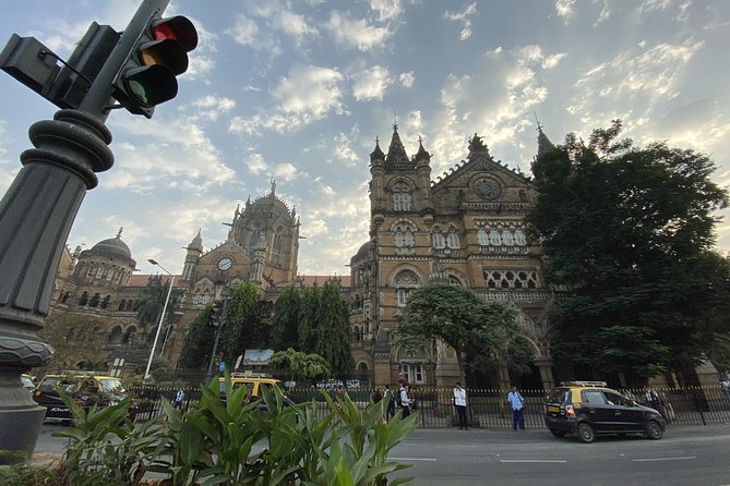 Mumbai Tours for Cruise Travellers (Private & Group Options) - Gateway of India and Mani Bhavan Gandhi Museum: two anchors for orientation
