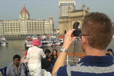 Private Bollywood and Mumbai City Tour with Meal - Your morning: hotel pickup and the Mumbai highlights route